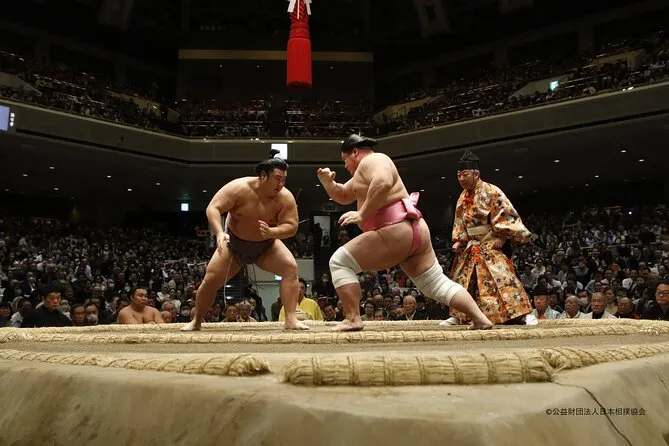 Asientos VIP para torneo de sumo en Tokio